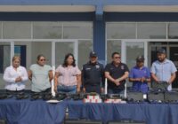 El gobierno de Cosoleacaque entrega armamento y municiones a la Policía Municipal.