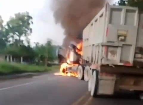 TABASCO AMANECE BAJO FUEGO