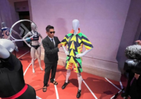 Jorge Campos recibe homenaje en Museo de las Artes en París; exhiben colorido uniforme