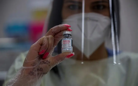 Vacuna actualizada COVID 19 de moderna, podría comercializarse en México a fines de 2023