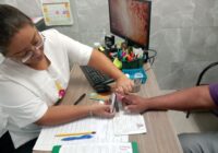 Invita IMSS Veracruz Sur a Módulos PrevenIMSS a toma de glucosa para tratamiento médico