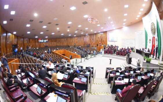 Autoriza Congreso a ciudadana desempeñar dos cargos