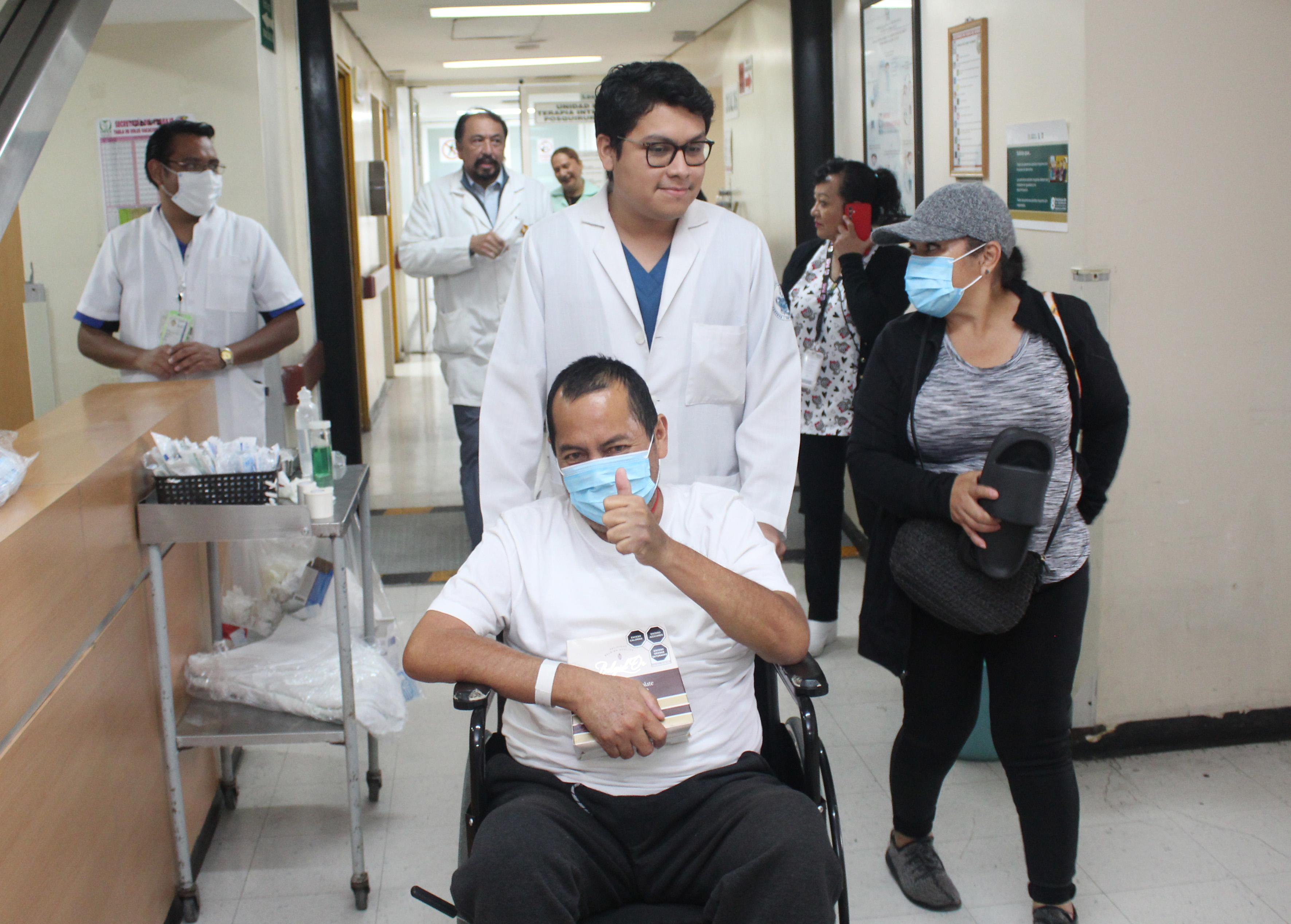 Realizan especialistas del IMSS primer trasplante de corazón a paciente con traqueotomía definitiva