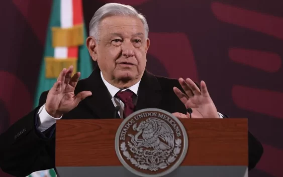 “Fue hackeo”, dice AMLO sobre la filtración de datos de periodistas que asisten a la mañanera