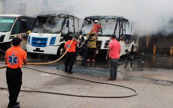 Se incendian autobuses en Papantla, daños materiales superior a tres millones de pesos