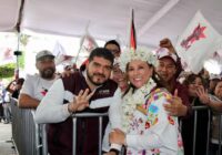 Zenyazen y MCM recibieron en Amatlán de los Reyes a Rocío Nahle
