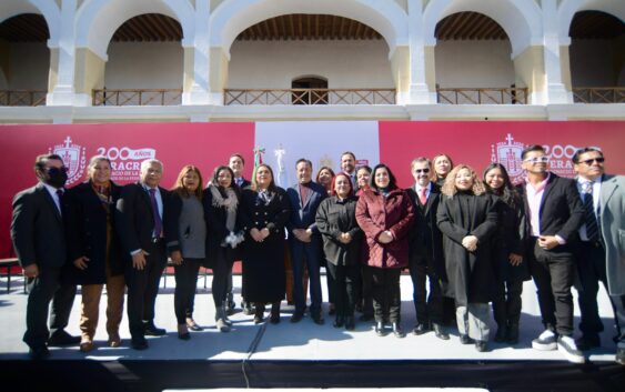 Asiste Congreso a conmemoración de los 200 años de Veracruz como parte de la Federación