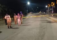 Hallan restos humanos en dos vehículos abandonados sobre un puente en Tuxpan