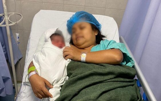 Recibe IMSS Veracruz Sur primer bebé de 2024 en la representación regional