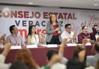 Rocío Nahle García recibe constancia como candidata de MORENA a Gobernadora