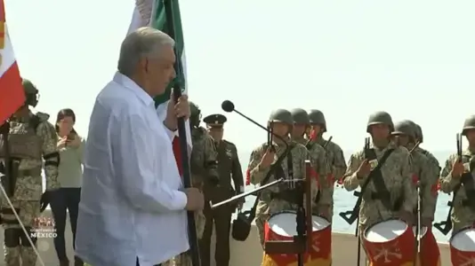 AMLO califica como muy vergonzosa la filtración del teléfono de su hijo