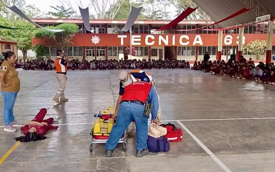 Protección Civil Cosoleacaque imparte pláticas de capacitación de primeros auxilios en escuelas del municipio