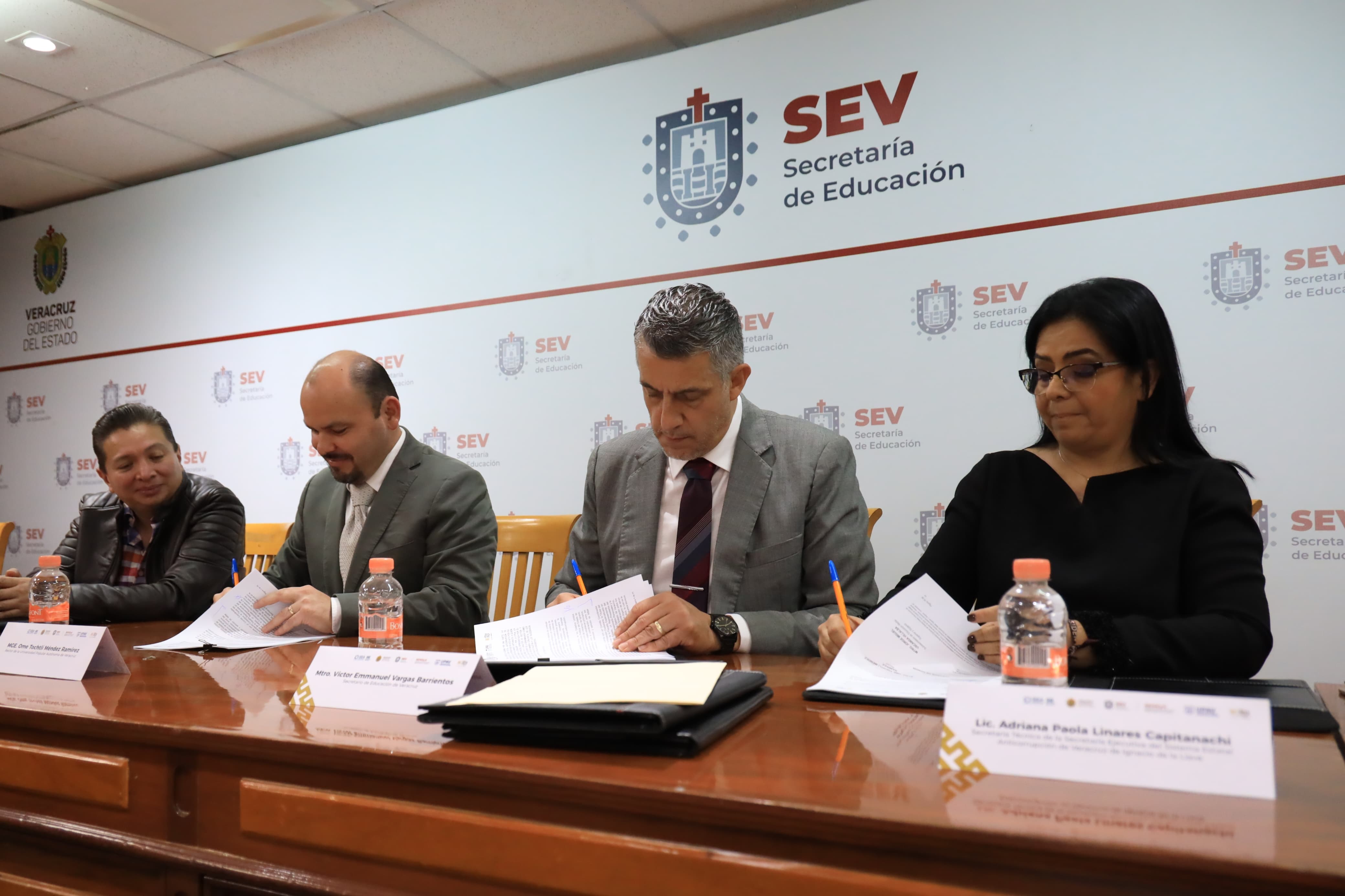Firman SEV y SESEAV convenio de colaboración; UPAV ofertará maestría en Derecho Anticorrupción