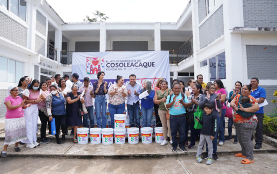 En Cosoleacaque, a través del Programa Trabajando Juntos más escuelas e iglesias son beneficiadas