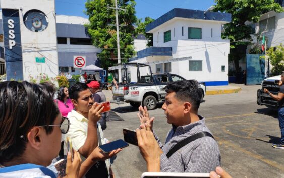 Policías detienen sin explicación a reportero del diario El Sur en Acapulco