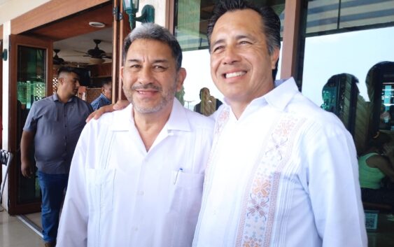 Celebra alcalde de Coatzacoalcos el aniversario de la Expropiación Petrolera