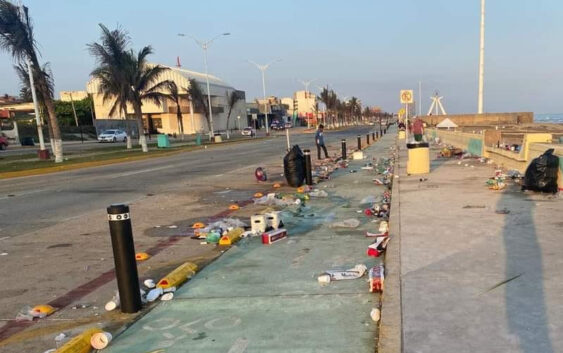 Llaman a no dejar basura en la playa y malecón de Coatzacoalcos
