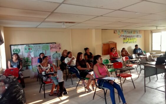 Fomentan la salud en familia con pláticas en escuelas de Coatzacoalcos