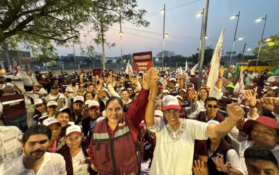 LA OLA GUINDA INVADE VERACRUZ PUERTO