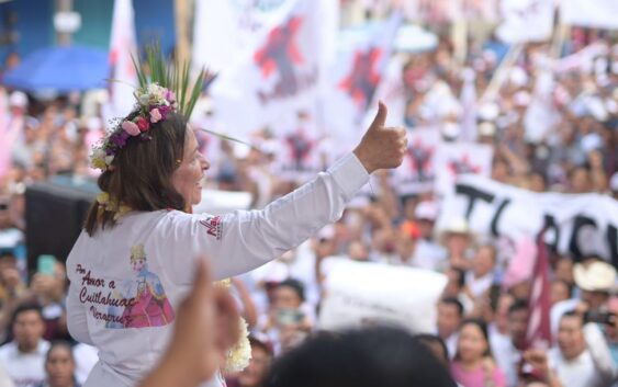 Entrega Ixhuatlán de Madero bastón de mando a Rocío Nahle