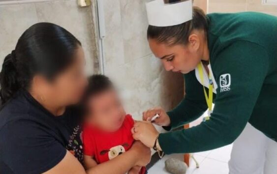 Realiza IMSS Veracruz Sur vacunación intensiva en Esquema Básico de Vacunación para todas las edades