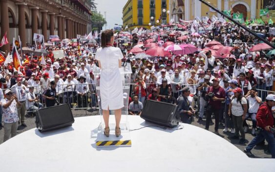 Sheinbaum ofrece tren Veracruz-México, al cerrar campaña en Xalapa