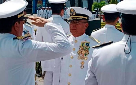 Acusan a Almirante de abusos a personal