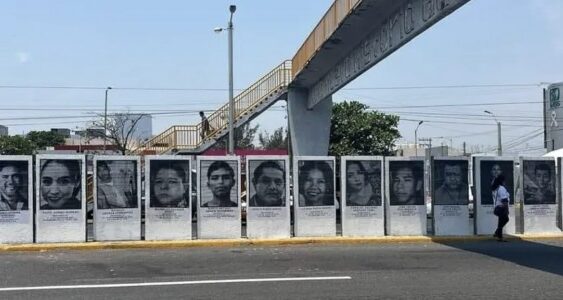 Con mural de 100 rostros dedesaparecidos en Veracruz, honran asus familiares y exigen justicia