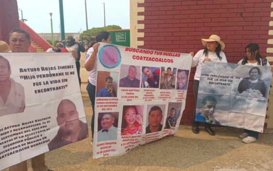 Marchan madres de desaparecidos en Coatzacoalcos, así celebraron el 10 de mayo