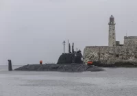 Submarino de EU llega a Bahía de Guantánamo ante la presencia de buques de guerra rusos en Cuba