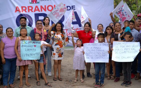 Inicia ampliación de red eléctrica en el callejón Flor de Mayo del barrio segundo de Cosoleacaque.