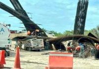 Colapsa estructura del Tren Maya en Chetumal, Quintana Roo, por las lluvias; cae sobre vehículo