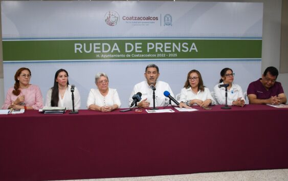 Histórica escrituración de escuelas en Coatzacoalcos; hay 3 mil 500 estudiantes beneficiados