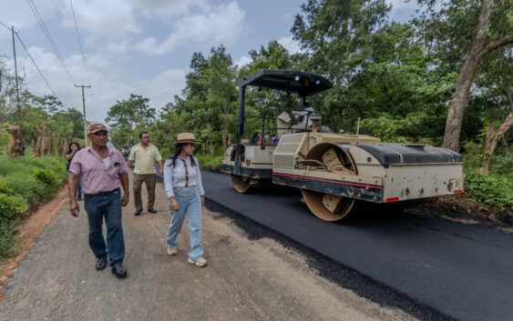 Carpeta asfáltica en Arrollo de Caña y Centro para migrantes, por la Ruta correcta!