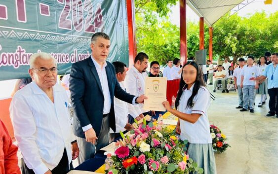 Víctor Vargas Barrientos, padrino de generación en la Escuela Secundaria General “Cuitláhuac”