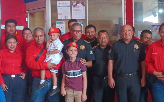 Vencen el cáncer y se convierten en bomberos de Coatzacoalcos por un día