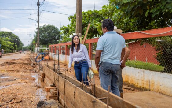 Por la ruta correcta la alcaldesa continúa la supervisión de obras en Acayucan