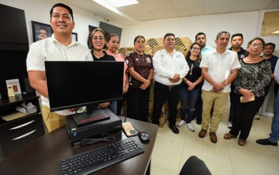 Entrega SEV 100 computadoras para oficinas centrales de la Dirección General del TEBAEV