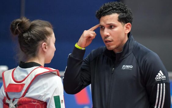 Debuta Abel Mendoza como entrenador nacional de taekwondo en Juegos Olímpicos París 2024