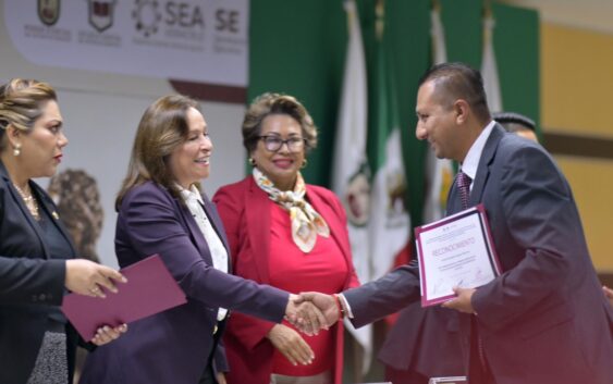 Asiste Rocío Nahle a ceremonia de clausura