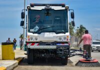 Coatzacoalcos moderniza su limpieza con barredoras