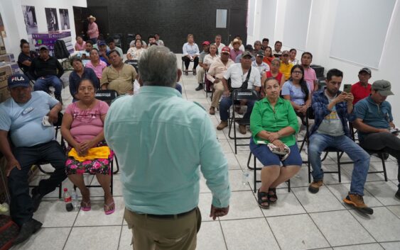 Capacitan a ganaderos de Cosoleacaque sobre el gusano barrenador.