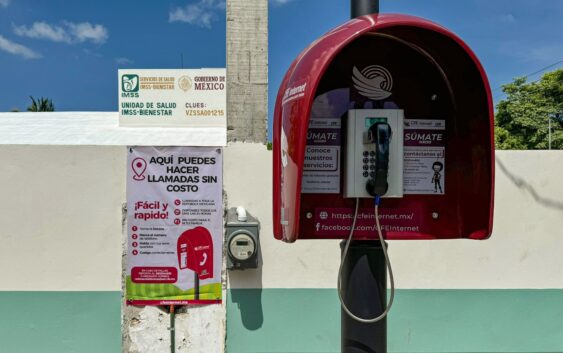 Instalan primera cabina telefónica gratuita en Coatzacoalcos