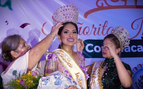 Coronan a señorita independencia 2024, en Cosoleacaque.