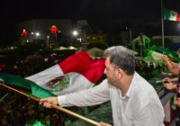 Encabeza Amado Cruz Malpica el Grito de Independencia en Coatzacoalcos