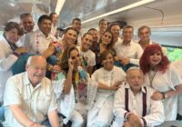 Acompaña Rocío Nahle al presidente AMLO al recorrido inaugural del tren maya