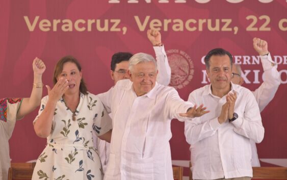 Andrés Manuel López Obrador inauguró el centro cultural de Leyes de Reforma