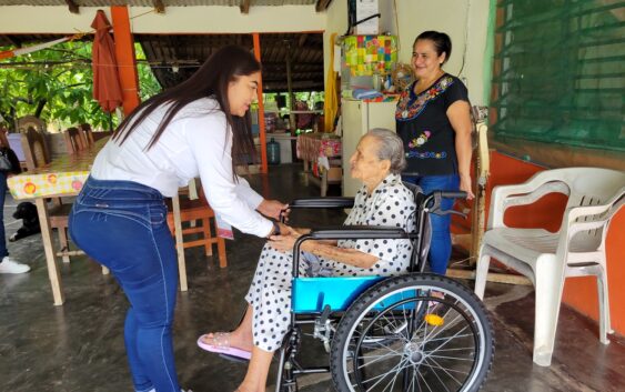 DIF Municipal de Agua Dulce trabajando con el corazón