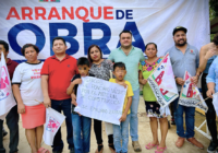 Ponciano Vázquez arranca obra de Red eléctrica en el barrio Segundo de Cosoleacaque.