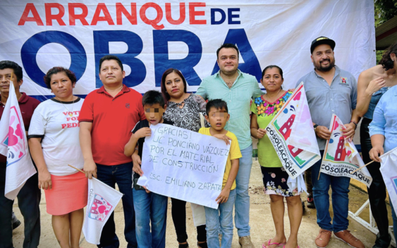 Ponciano Vázquez arranca obra de Red eléctrica en el barrio Segundo de Cosoleacaque.